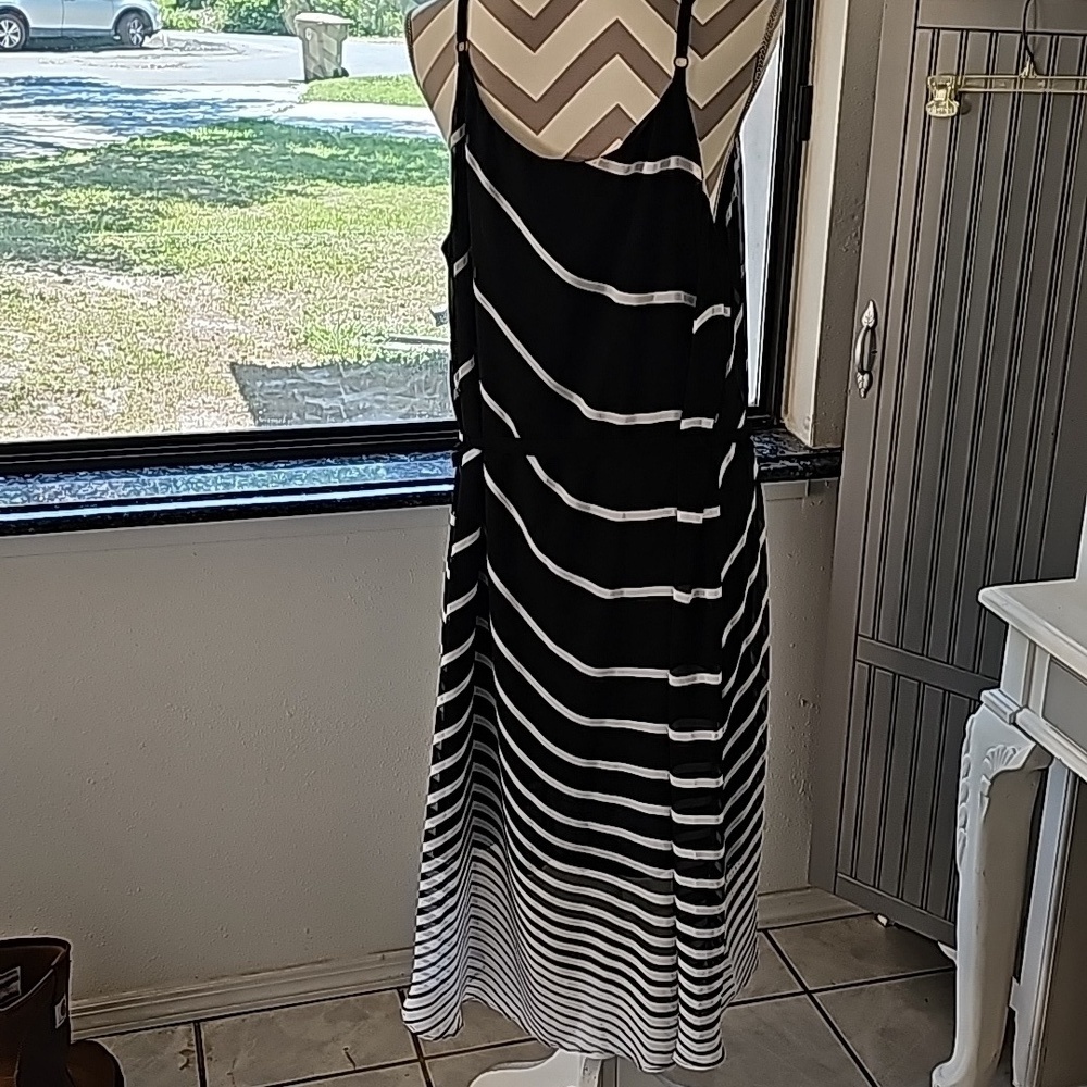 Lane Bryant dress size 22/24 NWT - Picture 4 of 5